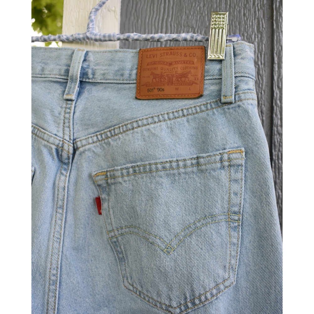 Levis 501 90s High Rise Straight Leg Jeans Light Wash Blue Denim Button Fly 28 - Picture 4 of 9